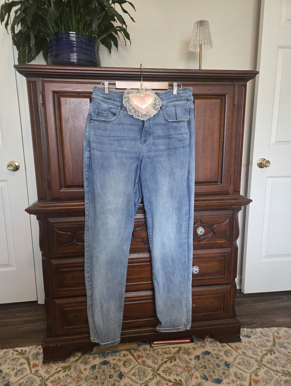 Lane Bryant Tighter Tummy Straight Jeans. 16 Long